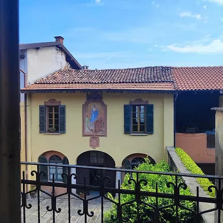 Azalea Riviera D'orta Daire